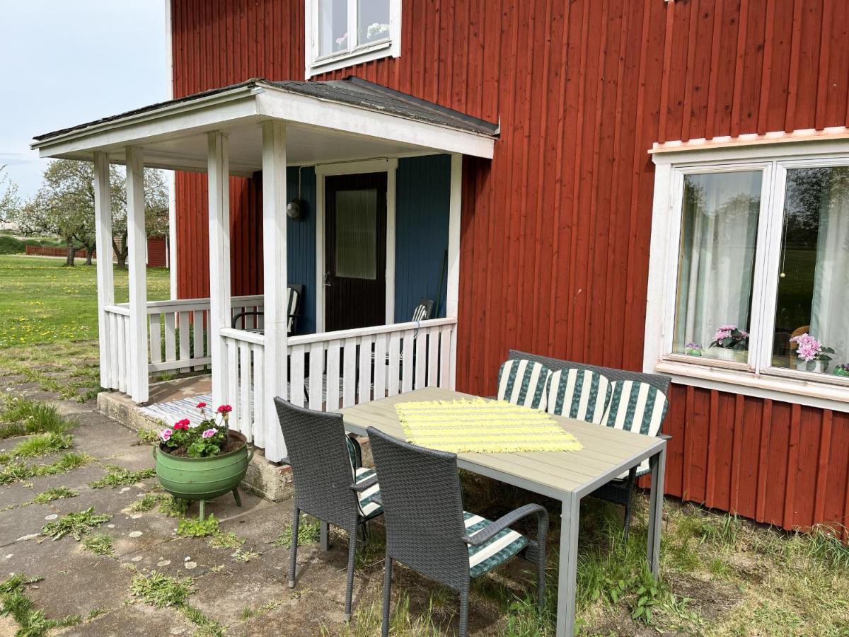 Gullringen Cozy Red Cottage In The Countryside Outside Vimmerby מראה חיצוני תמונה